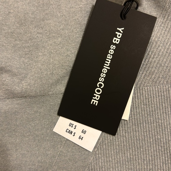 Abercrombie YPB seamlessCore Tank - Picture 2 of 4